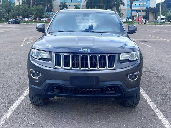 JEEP GRAND CHEROKEE 3.6 LAREDO 4X4 V6 24V GASOLINA 4P AUTOMÁTICO